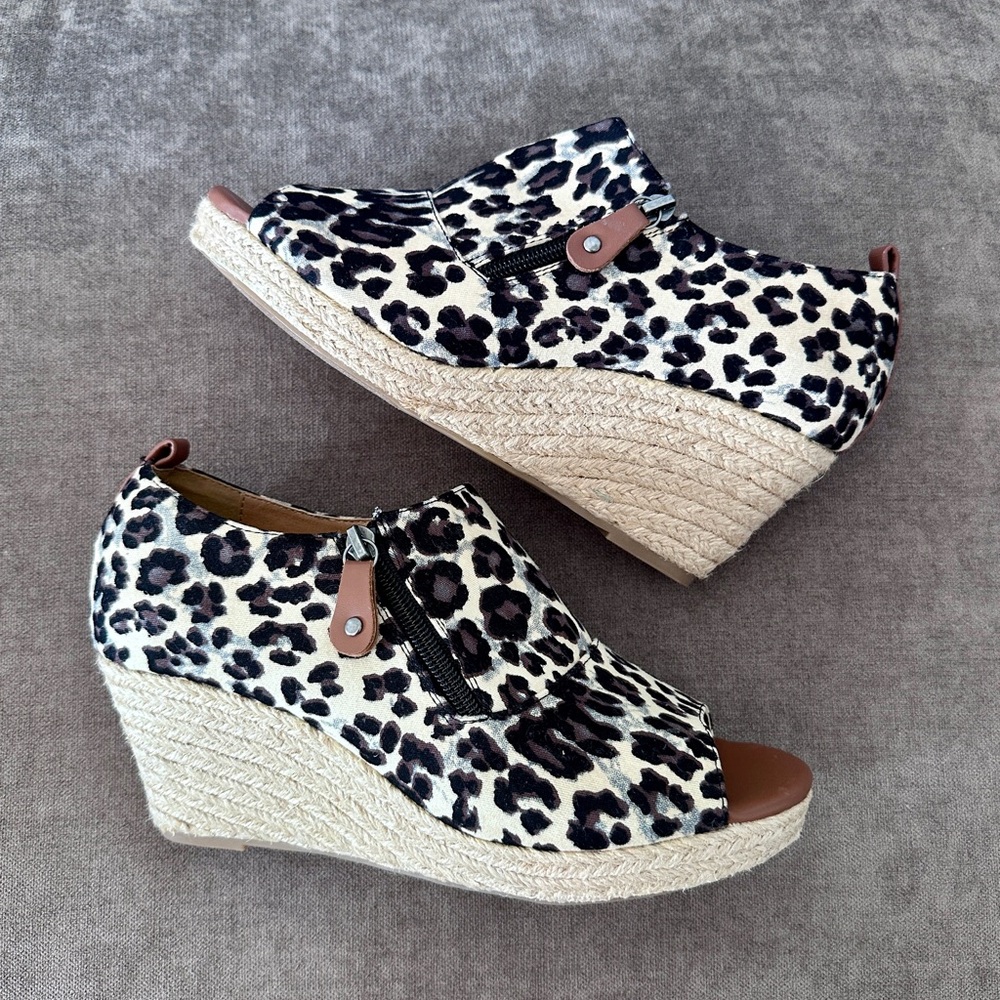 COMFORTVIEW Animal Leopard Print Wedge Open Toe Espadrilles Sandals Size 8.5